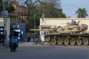 Huelga en la mayor fábrica de Egipto a pesar de las advertencias
