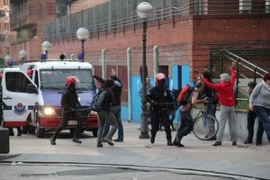 Vídeos: La historia y el trabajo del gaztetxe Kukutza – Desalojo de Kukutza Gaztetxea