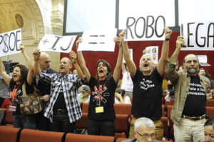 RTVA:Seguimos señalando a los responsables, esta vez en el Parlamento
